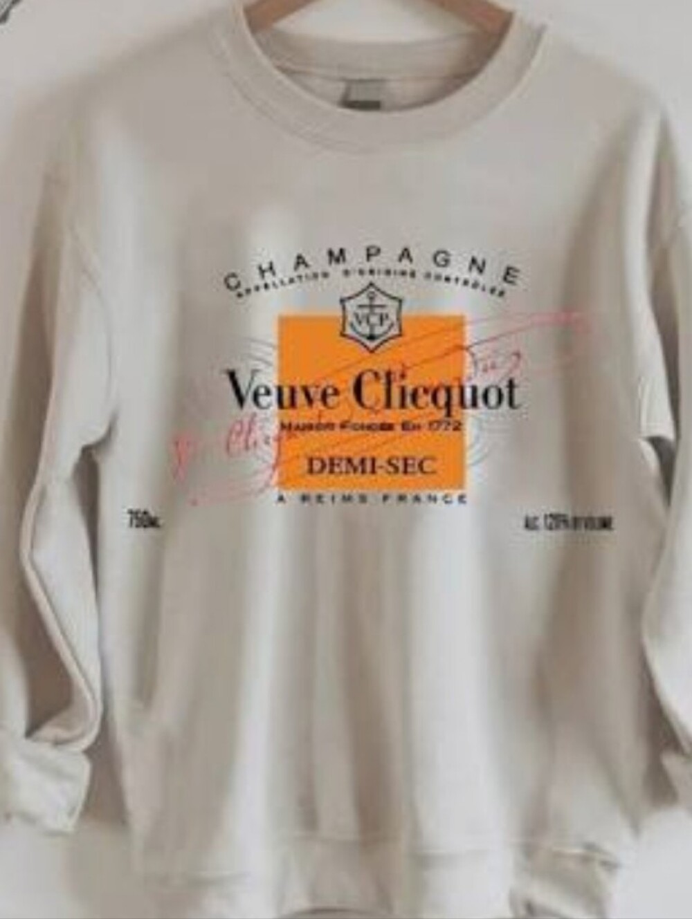 Veuve Clicquot Crewneck Graphic Design Sweatshirt. Medium. Unisex.